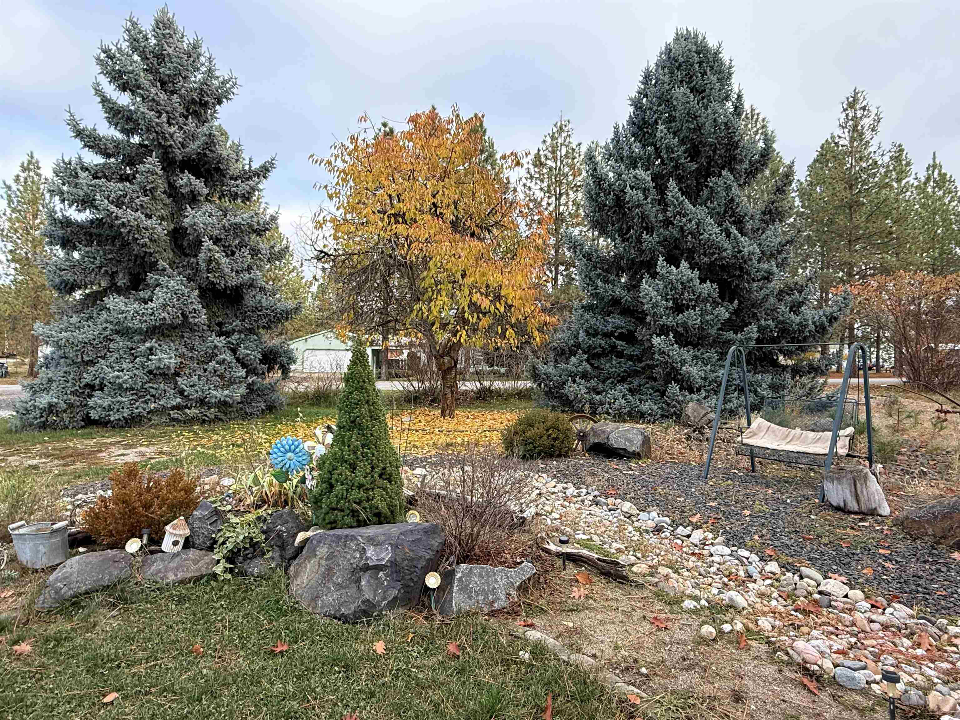 6356 Sundown Road Nine Mile Falls, WA 99026 - Photo 2 of 36