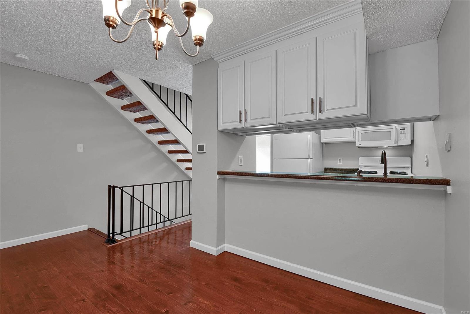 1210 Wicklow Road, Unit I Ballwin, MO 63021 - Photo 8 of 15 Gallery Image 8