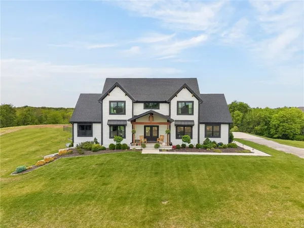 $1,390,000 | 7563 County Road 421, Amazonia, MO 64421