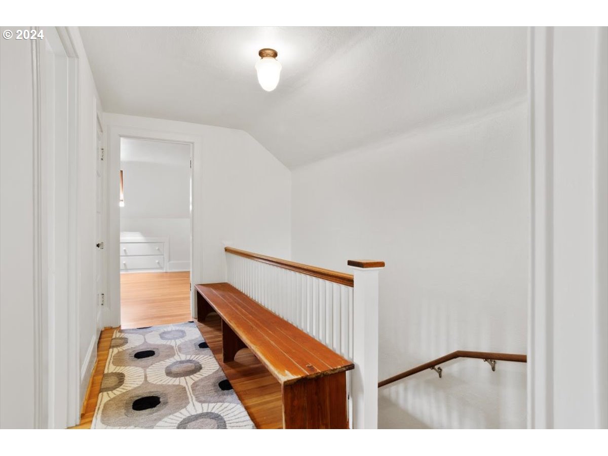 2148 Southwest Edgewood Road Portland, OR 97201 - Photo 18 of 33 Staircase