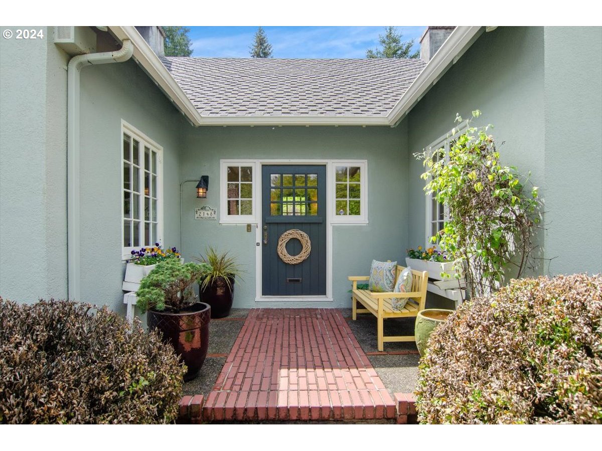2148 Southwest Edgewood Road Portland, OR 97201 - Photo 26 of 33 Exterior