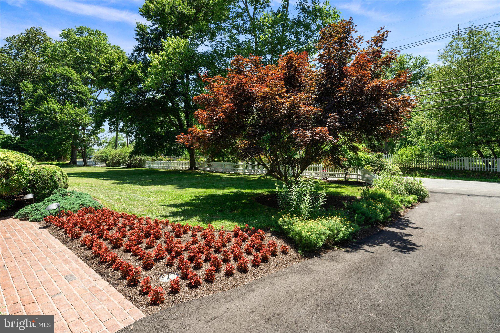 75 Woosamonsa Road Pennington, NJ 08534 - Photo 3 of 33
