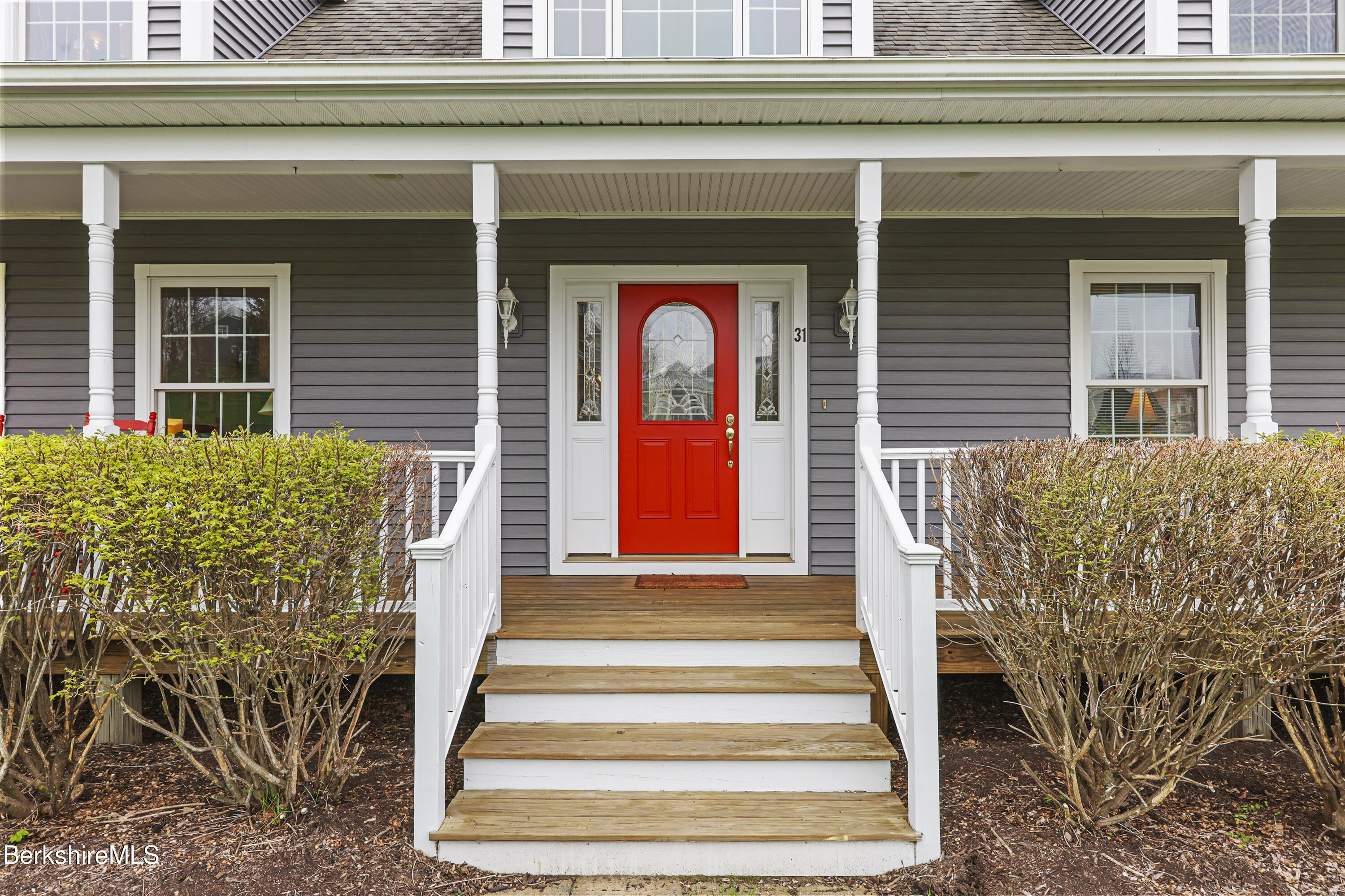 31 Fox Run Lee, MA 01238 - Photo 4 of 37 25 Front Entry