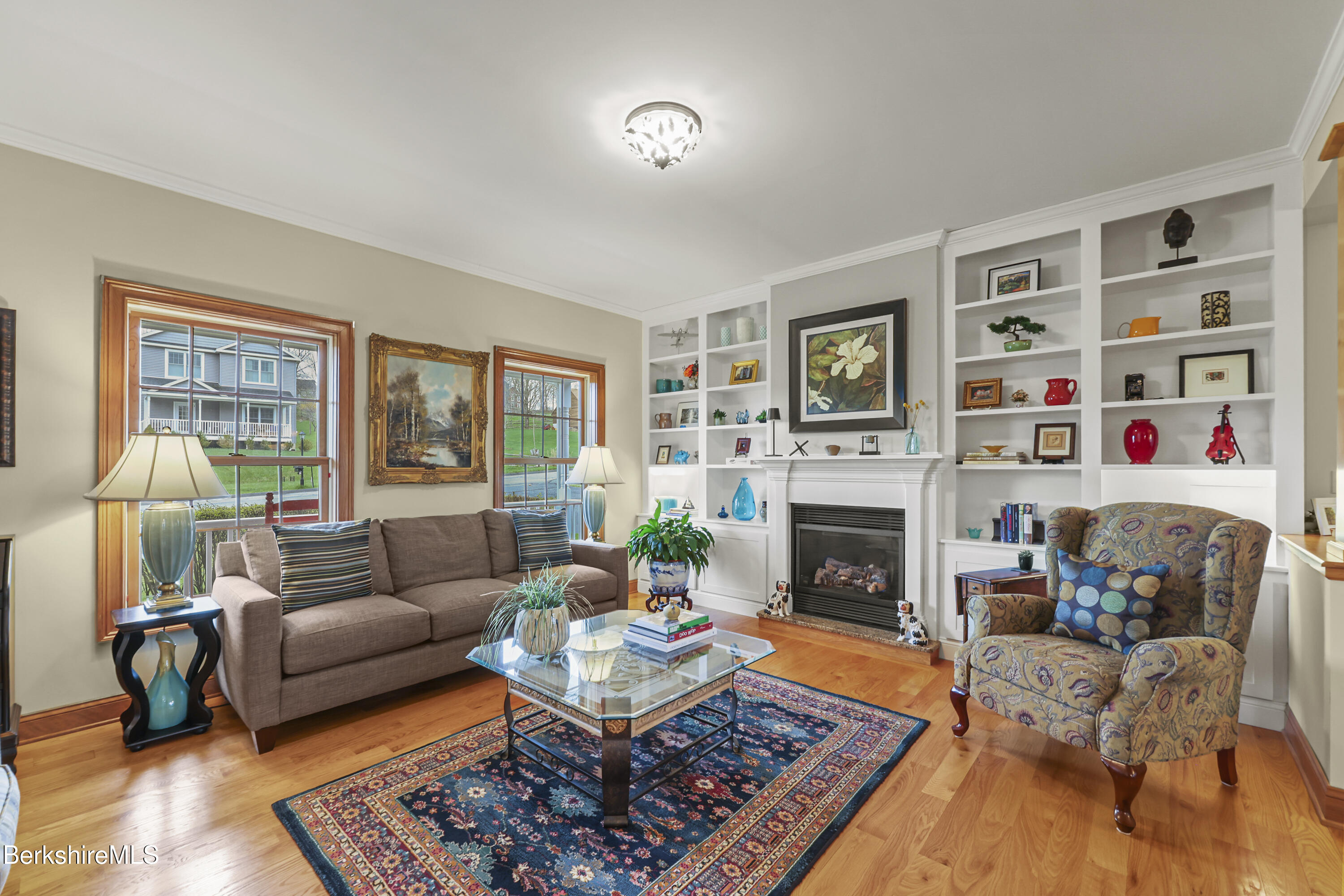 31 Fox Run Lee, MA 01238 - Photo 10 of 37 130 Living Room