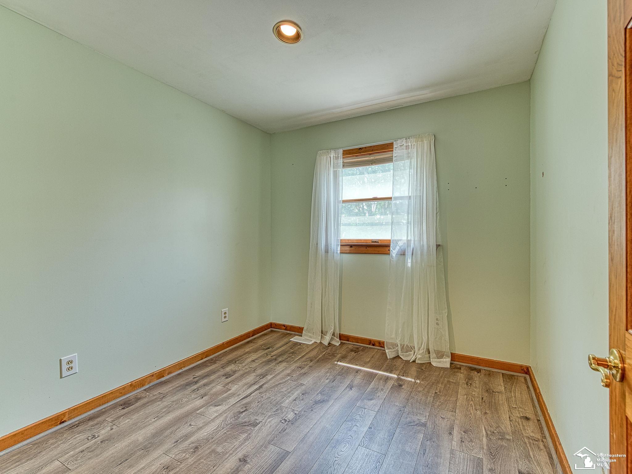 7164 Star Lane Road Newport, MI 48166 - Photo 24 of 47 50177856-e750515d-5d79-4790-892f-1c41fb72a784.JPG