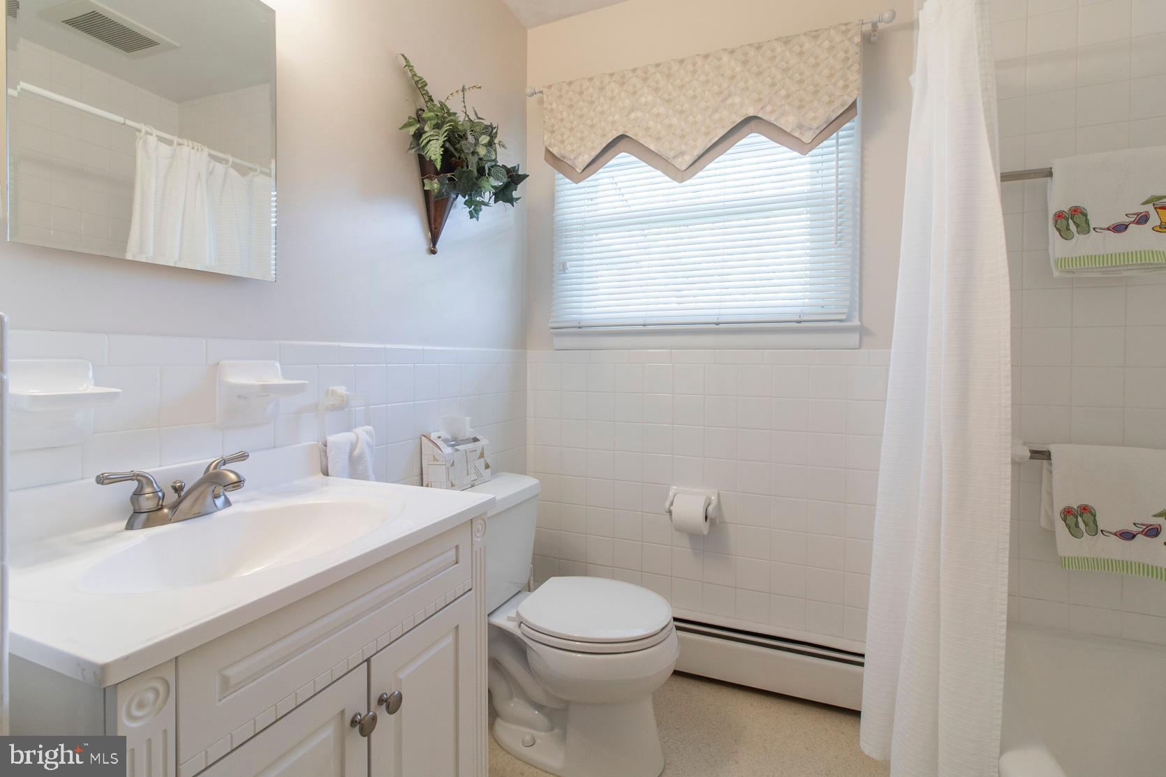 2652 Line Lexington Road Hatfield, PA 19440 - Photo 20 of 36 Bathroom