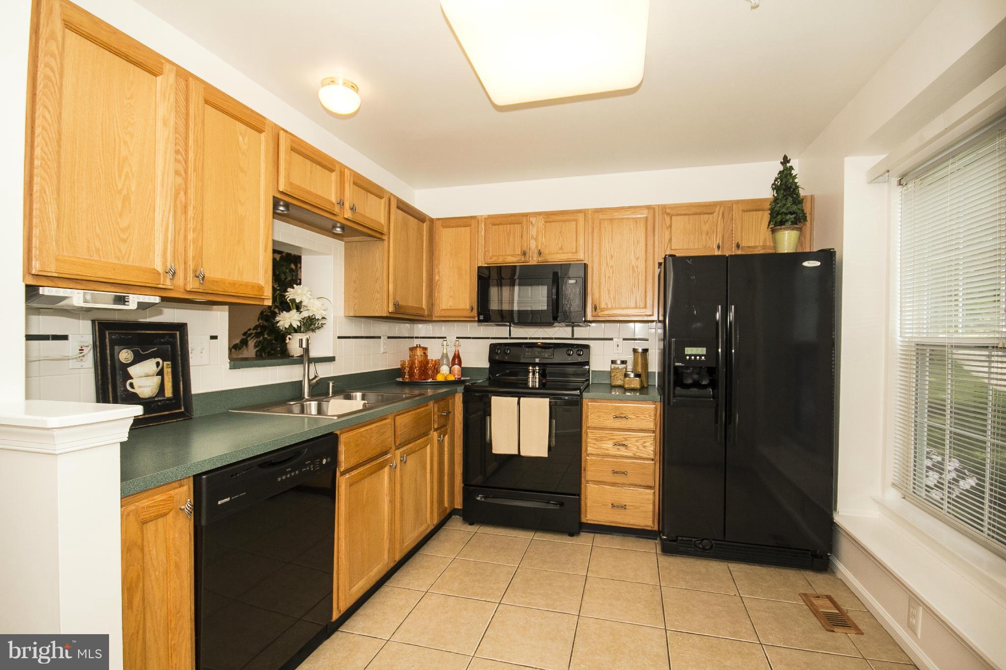 9384 Ridings Way Laurel, MD 20723 - Photo 5 of 30 Kitchen