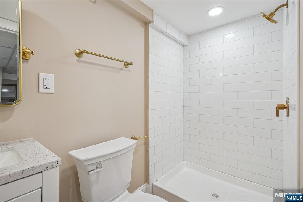 44 Madison Avenue Montclair, NJ 07042 - Photo 19 of 27