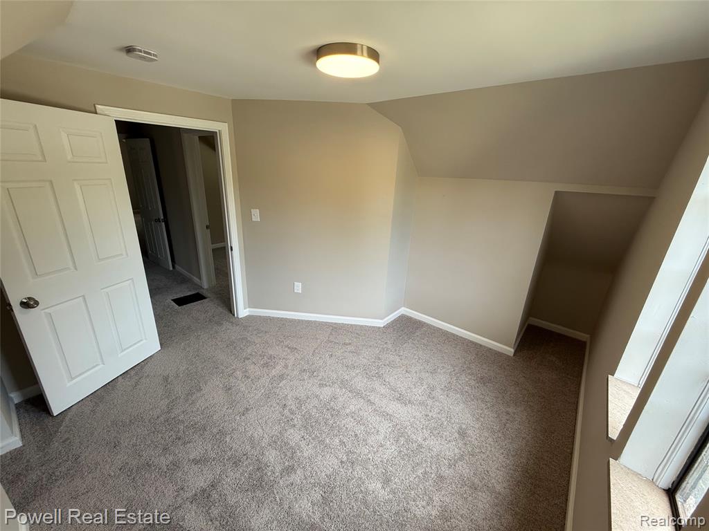 70 Mohawk Road Pontiac, MI 48341 - Photo 17 of 24