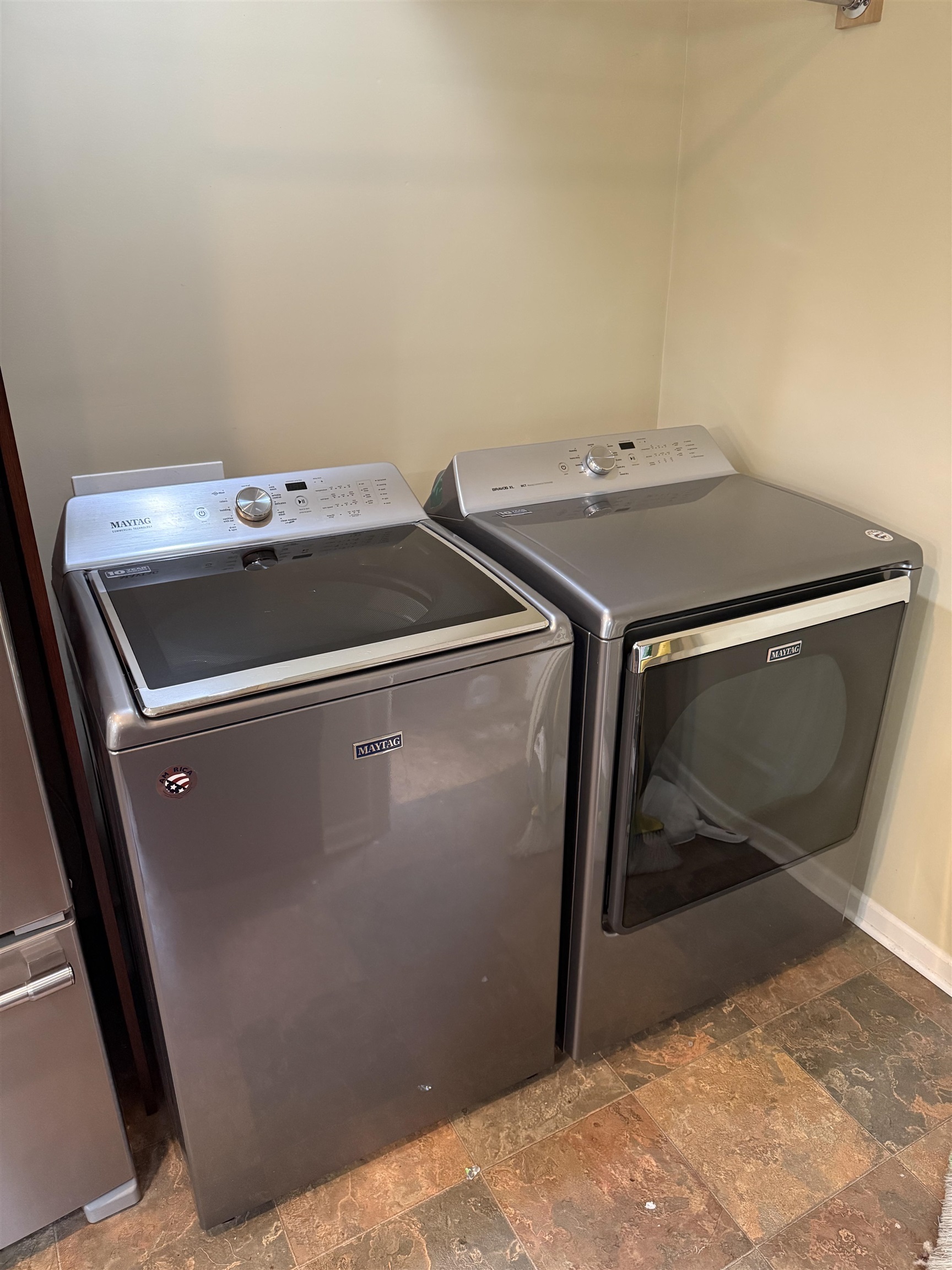 414 North Maple Street Ithaca, MI 48847 - Photo 27 of 39 1947335-f7a6e5a1-e32a-4519-b1a4-42077c3c906f.JPG
