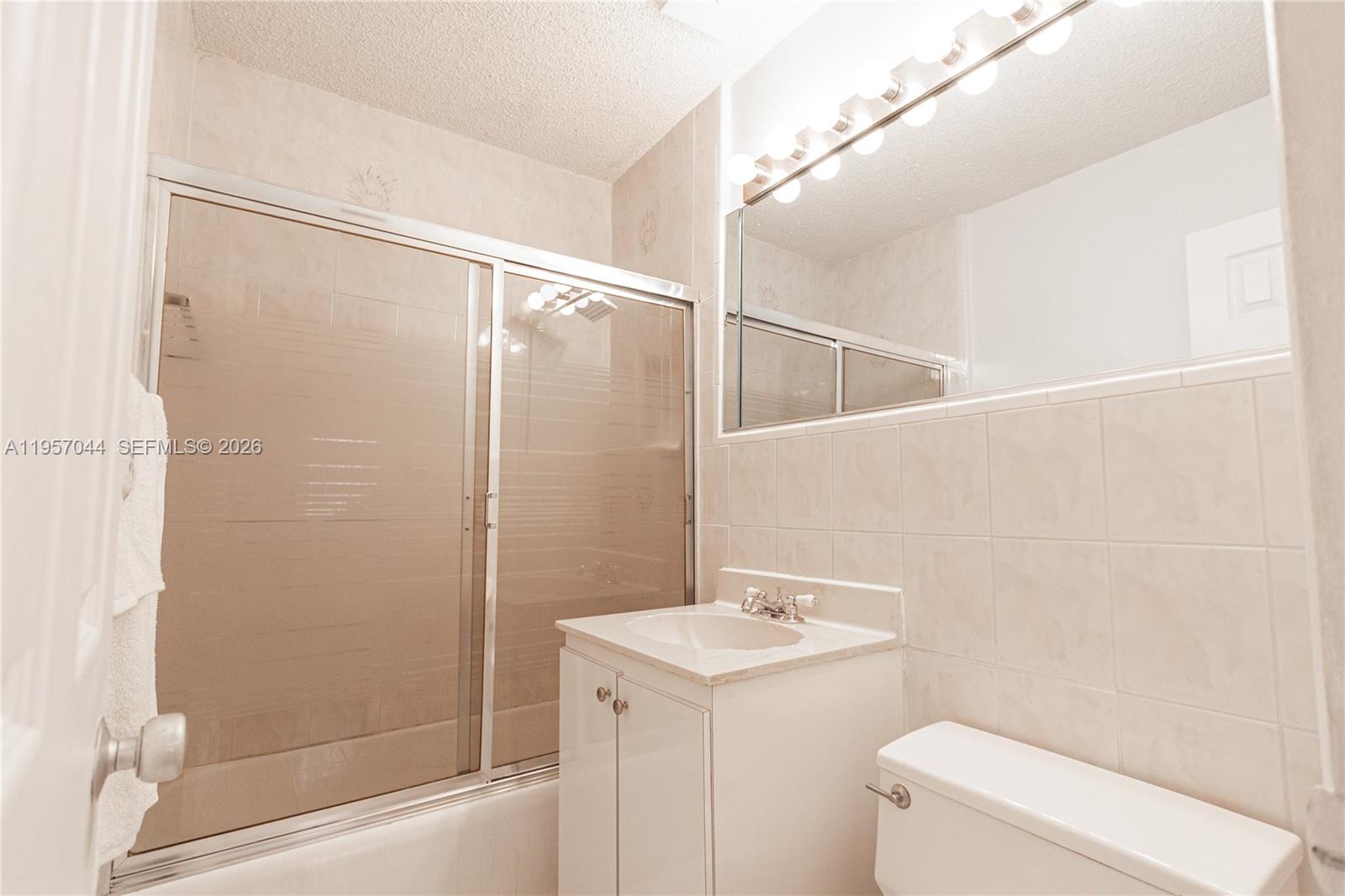 4420 Southwest 114th Court Miami, FL 33165 - Photo 12 of 16