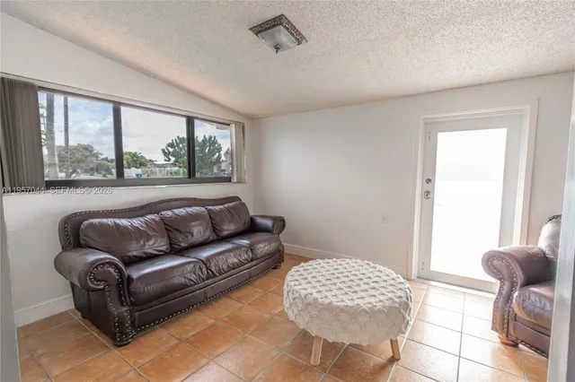 $3,800 | 4420 Southwest 114th Court, Miami, FL 33165