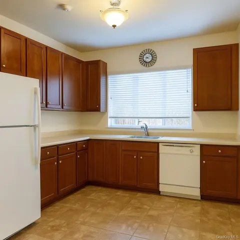 $3,650 | 213 Arlington Court, Bardonia, NY 10954