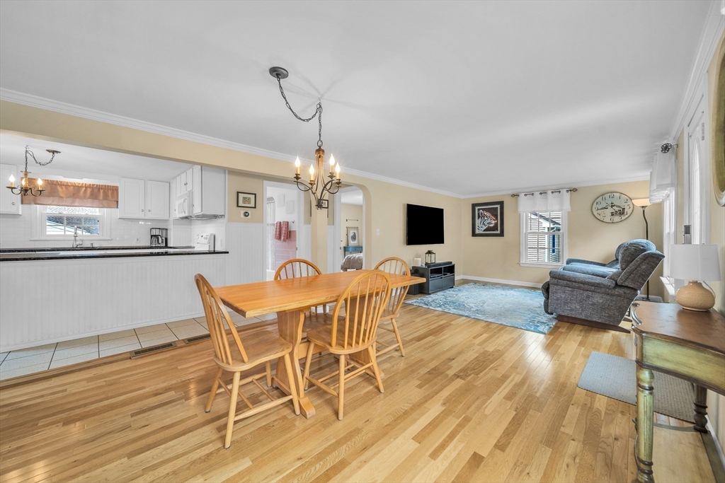 51 Barrington Road Longmeadow, MA 01106 - Photo 4 of 36