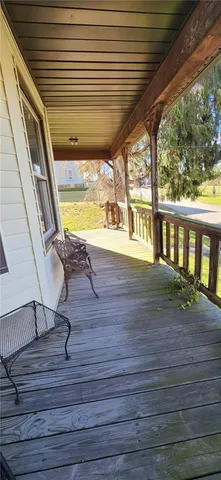 a view of entryway and hall