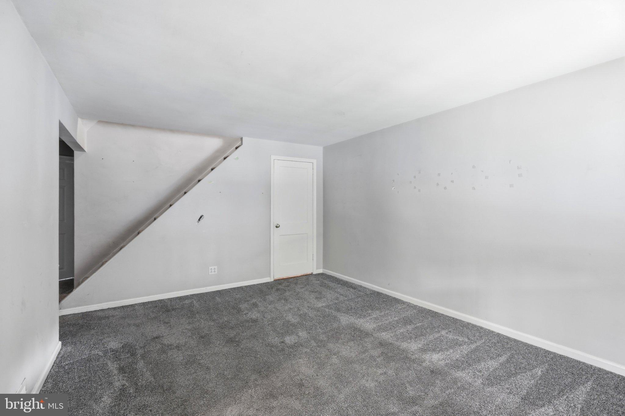906 Kingsman Road Upper Chichester, PA 19061 - Photo 6 of 30 Gallery Image 6