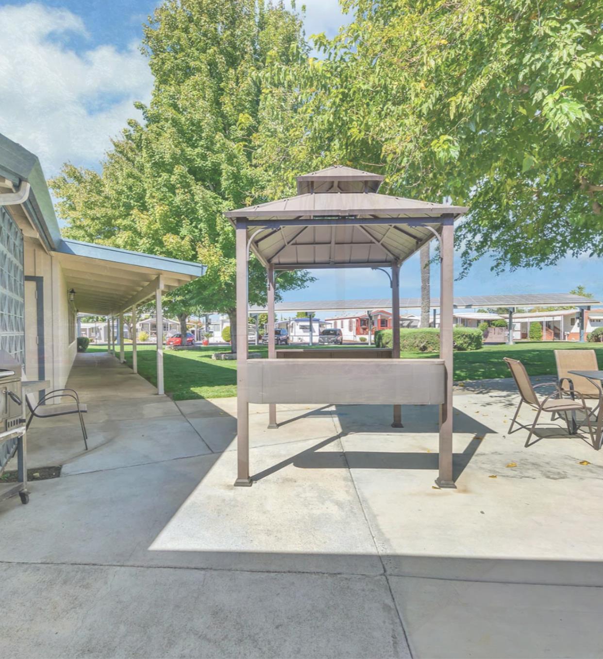 15 Golden Inn Way Rancho Cordova, CA 95670 - Photo 38 of 42 Community sitting area