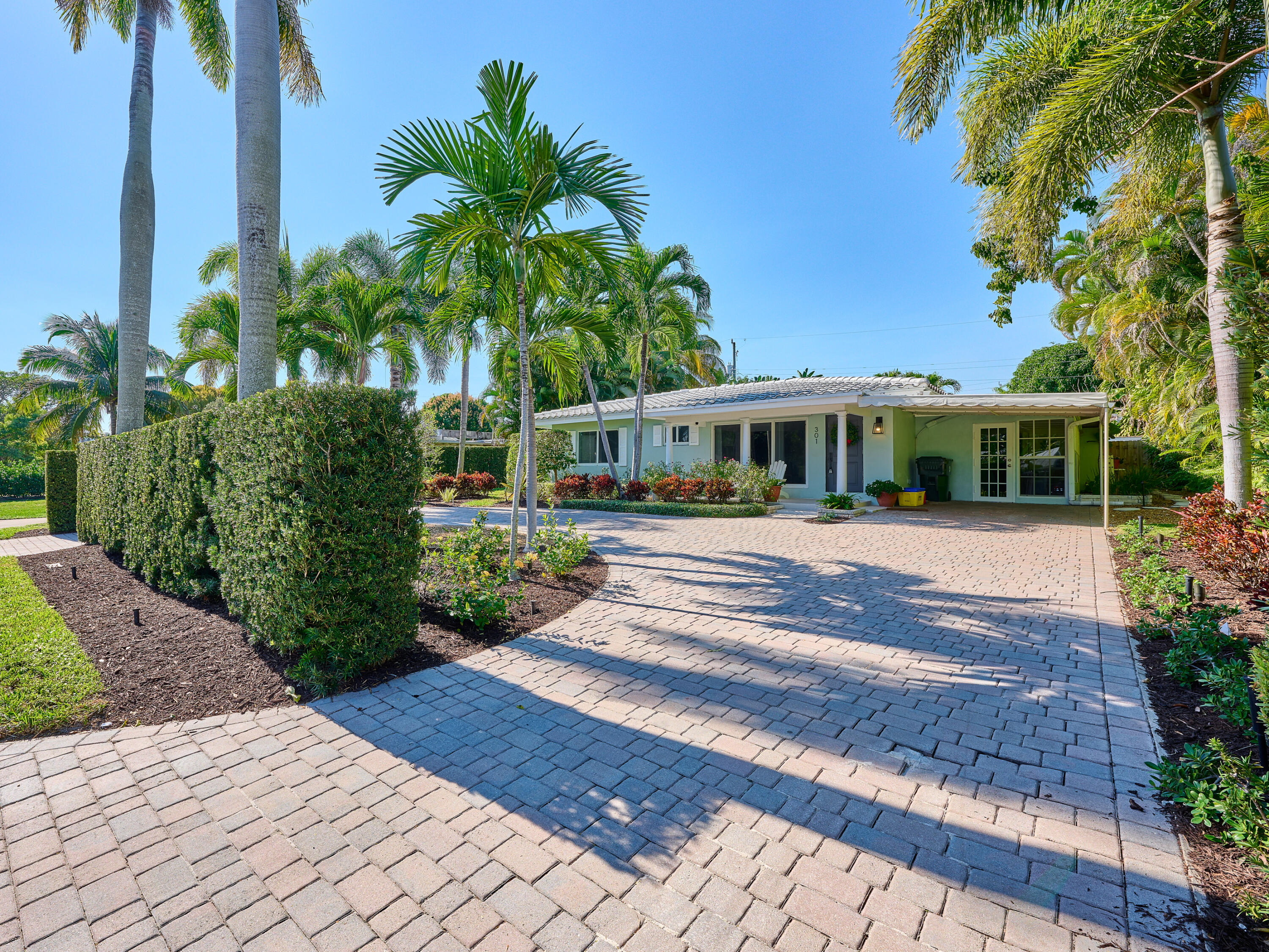 301 Northwest 3rd Court Boca Raton, FL 33432 - Photo 39 of 45 Front Yard