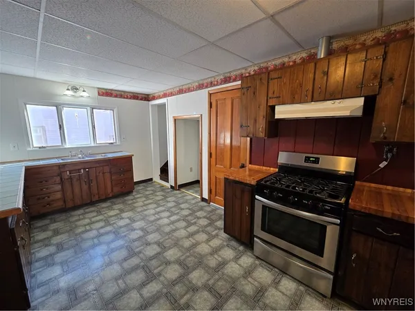 $199,900 | 219 West Oak Orchard Street, Shelby, NY 14103