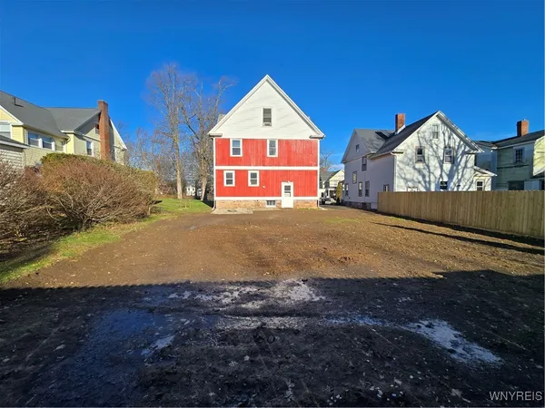 $199,900 | 219 West Oak Orchard Street, Shelby, NY 14103