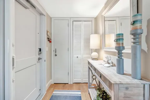 a view of an entryway with workspace