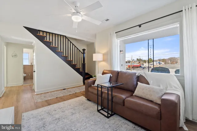 $2,260 | 701 South 2nd Street, Shenandoah, VA 22849