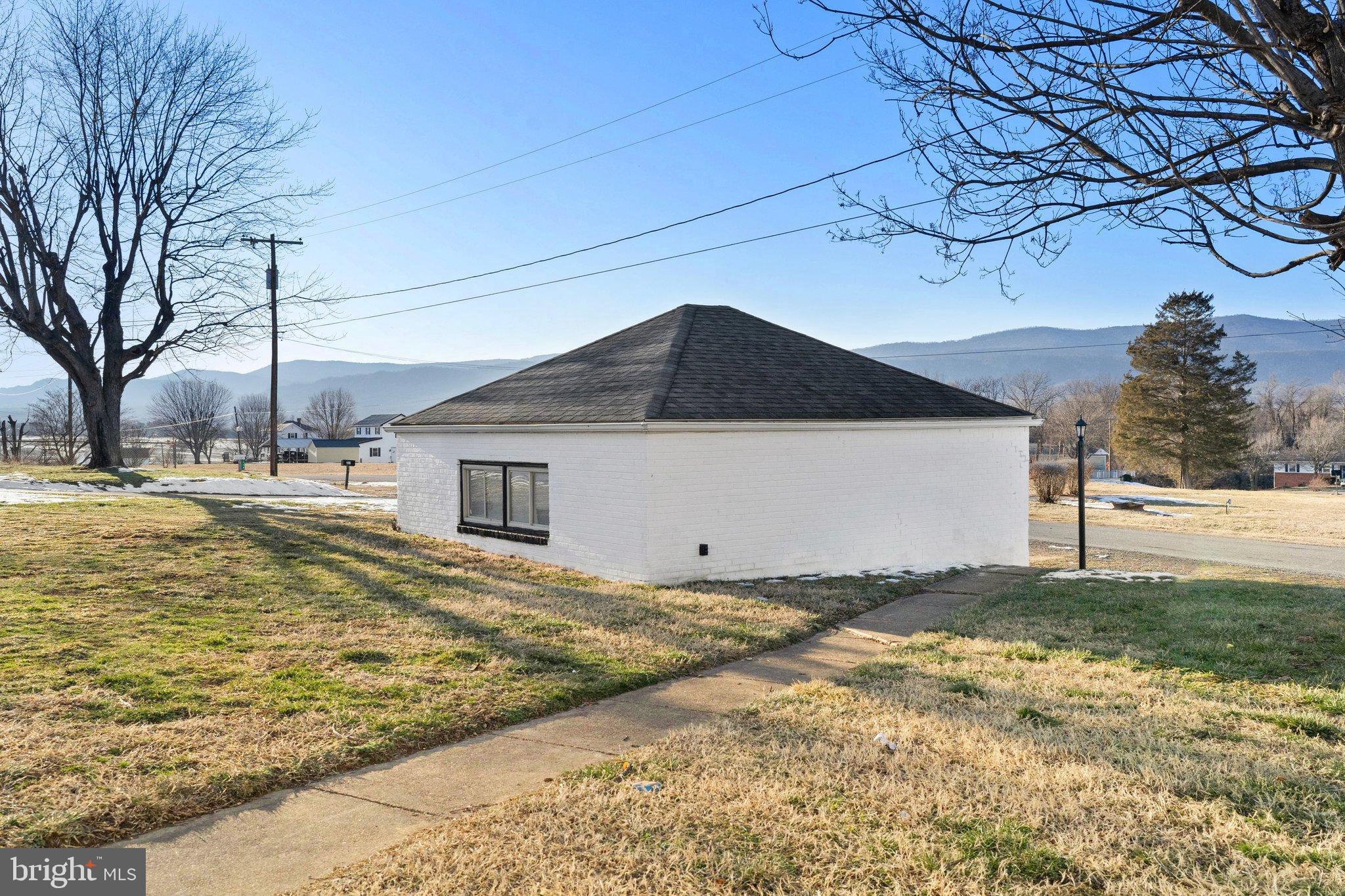 701 South 2nd Street Shenandoah, VA 22849 - Photo 4 of 39 Charming home with scenic mountain views.