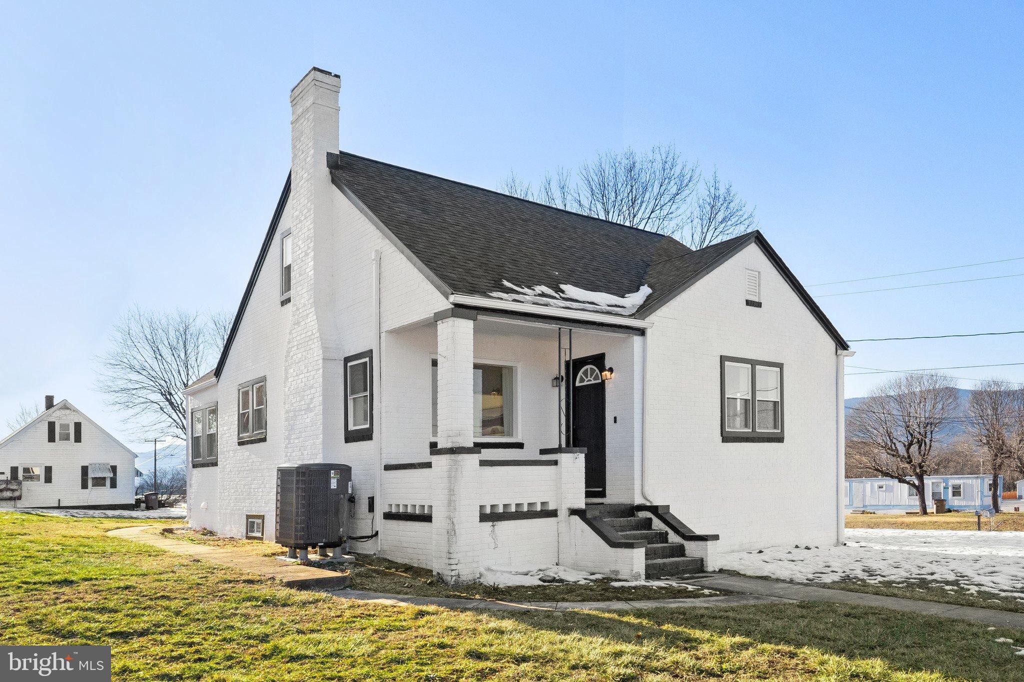701 South 2nd Street Shenandoah, VA 22849 - Photo 7 of 39 Charming white cottage with modern appeal.