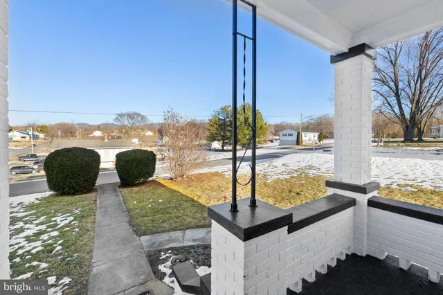 $2,260 | 701 South 2nd Street, Shenandoah, VA 22849