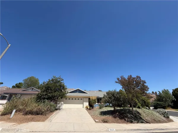$3,950 | 3430 Bahia Place, Riverside, CA 92507