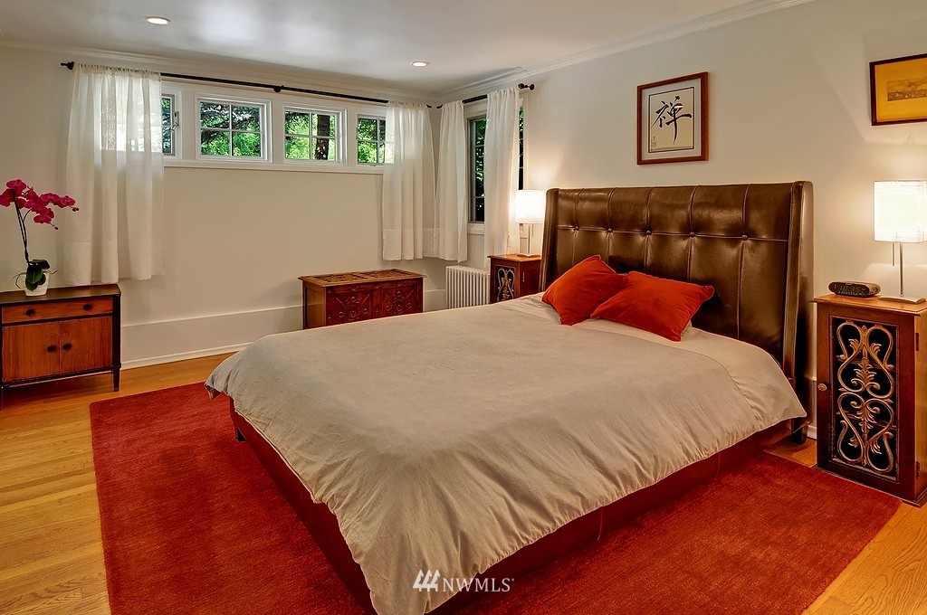 11720 Riviera Place Northeast Seattle, WA 98125 - Photo 12 of 25 Gallery Image 12