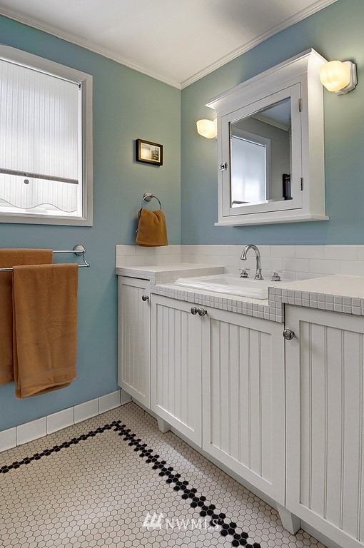 11720 Riviera Place Northeast Seattle, WA 98125 - Photo 13 of 25 Gallery Image 13