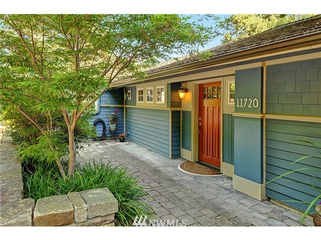 11720 Riviera Place Northeast Seattle, WA 98125 - Photo 14 of 25 Gallery Image 14