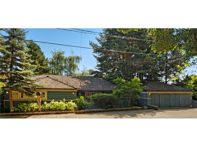 11720 Riviera Place Northeast Seattle, WA 98125 - Photo 15 of 25 Gallery Image 15