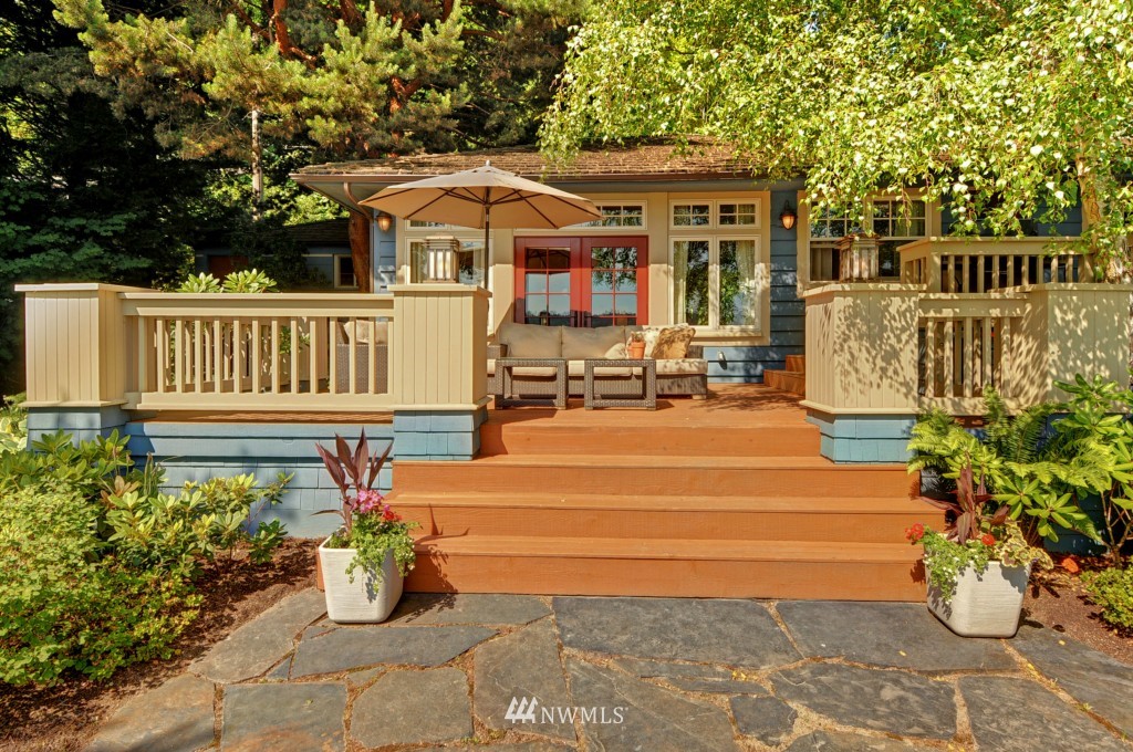 11720 Riviera Place Northeast Seattle, WA 98125 - Photo 20 of 25 Gallery Image 20