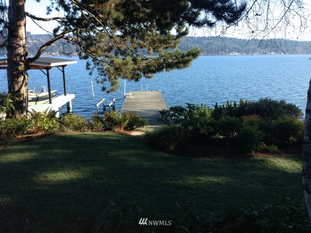 11720 Riviera Place Northeast Seattle, WA 98125 - Photo 21 of 25 Gallery Image 21
