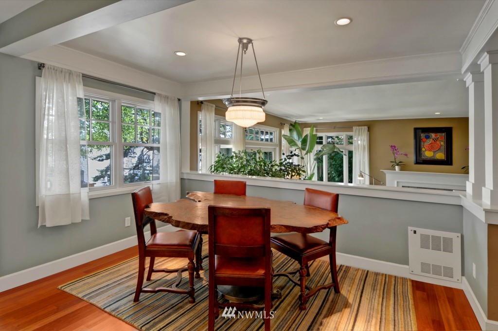 11720 Riviera Place Northeast Seattle, WA 98125 - Photo 9 of 25 Gallery Image 9