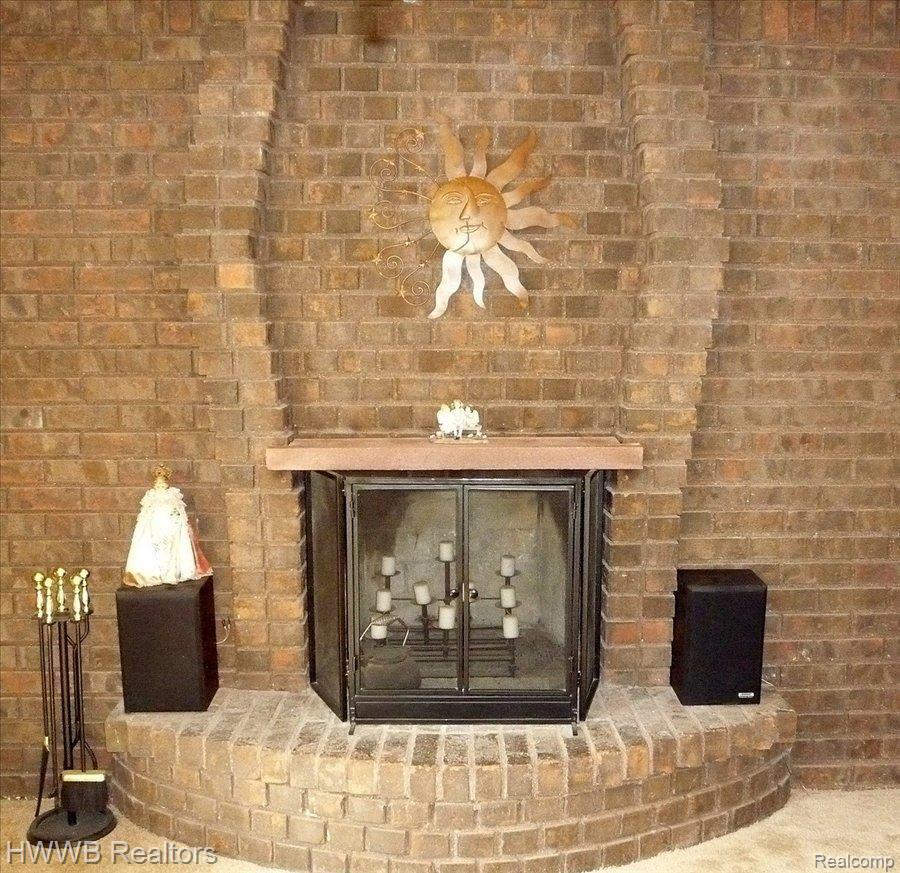 9945 Gibbs Road Clarkston, MI 48348 - Photo 4 of 20 Fireplace