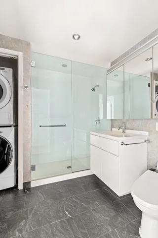 $17,500 | 425 West 53rd Street, Unit 409 | Hell's Kitchen