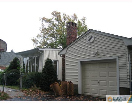 78 Webb Street Edison, NJ 08820 - Photo 3 of 10 Gallery Image 3