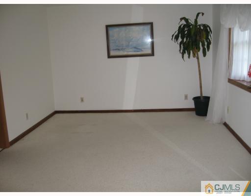 78 Webb Street Edison, NJ 08820 - Photo 10 of 10 Gallery Image 10