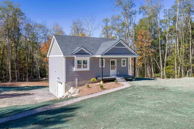 $3,100 | 3112 Parade Road, Laconia, NH 03246