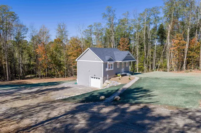 $3,100 | 3112 Parade Road, Laconia, NH 03246