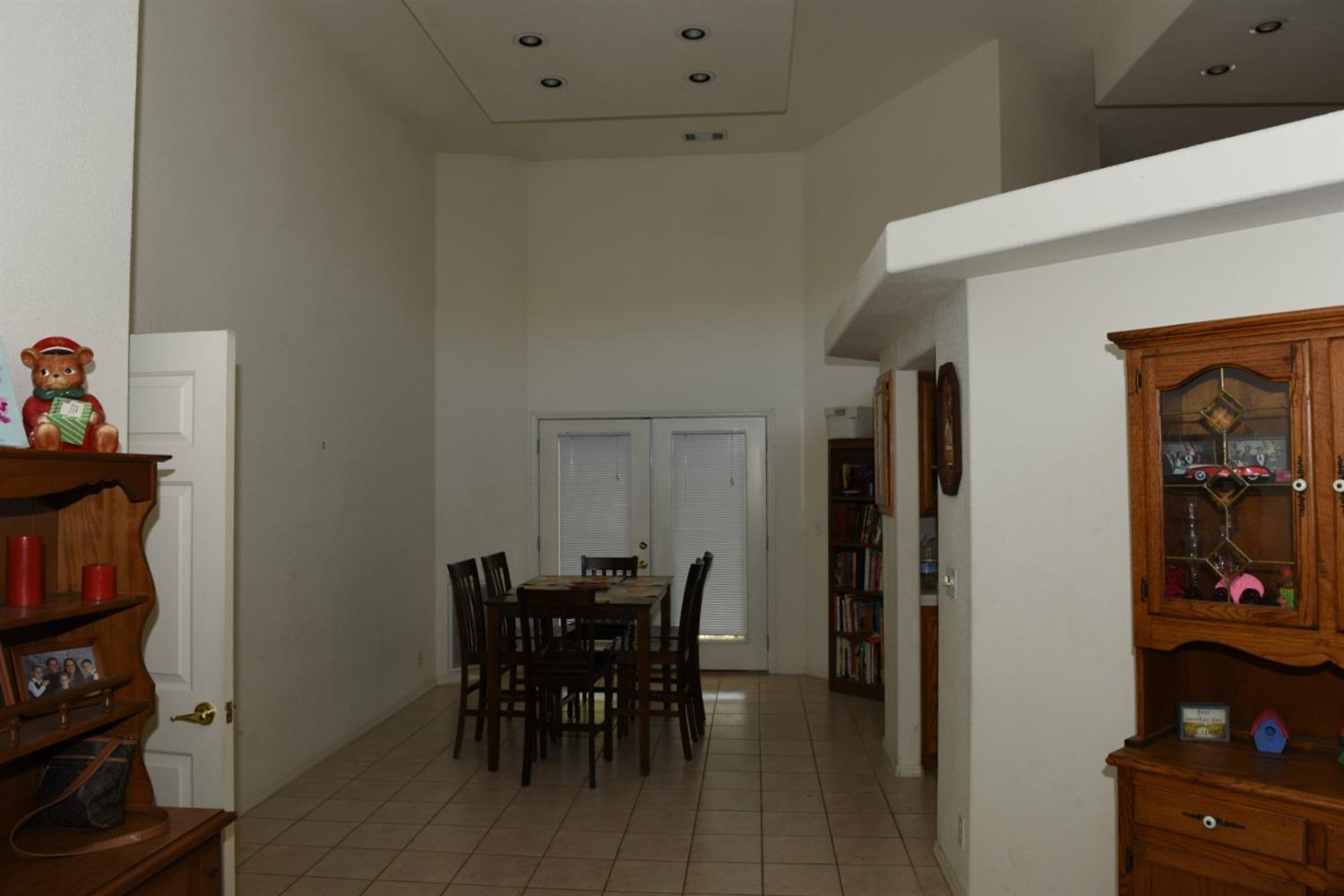 736 Riverside Avenue Gold Hill, OR 97525 - Photo 6 of 8 a view of a dining room with furniture and wooden floor