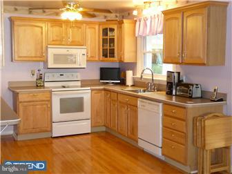 524 Kutcher Road Southampton, PA 18966 - Photo 1 of 12 Kitchen