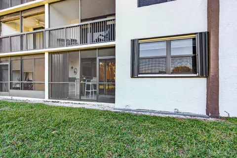 $282,500 | 1266 South Military Trail, Unit 517, Deerfield Beach, FL 33442