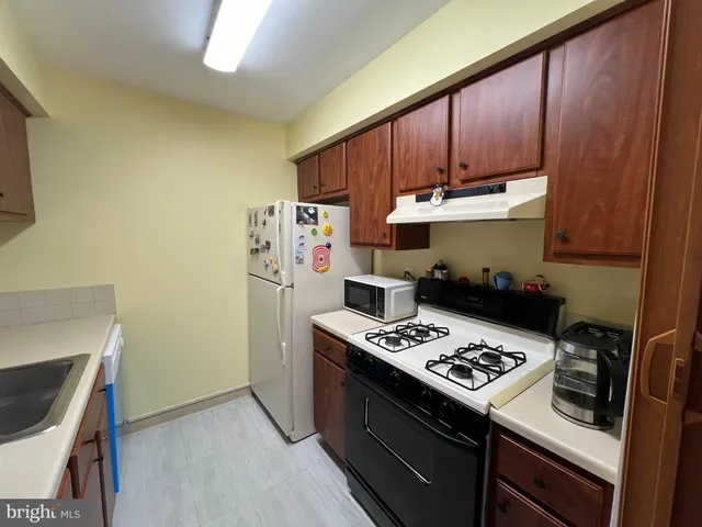 $193,500 | 118 Mountain Road, Unit 1A, Glen Burnie, MD 21060