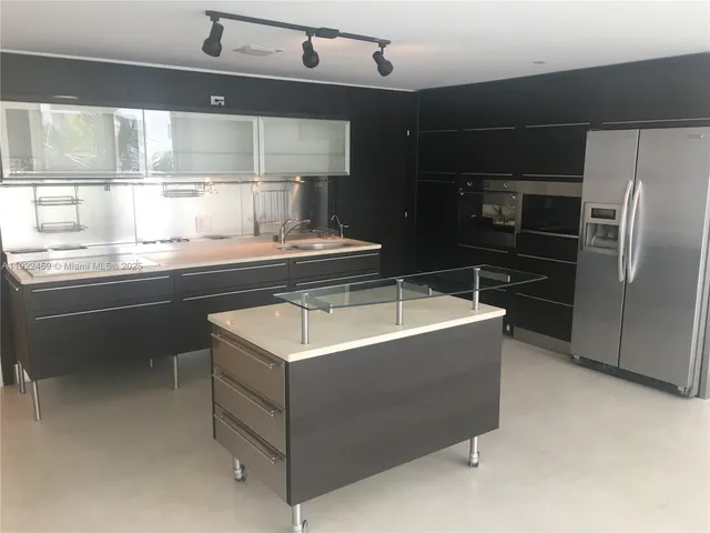 a close view of sink and tap