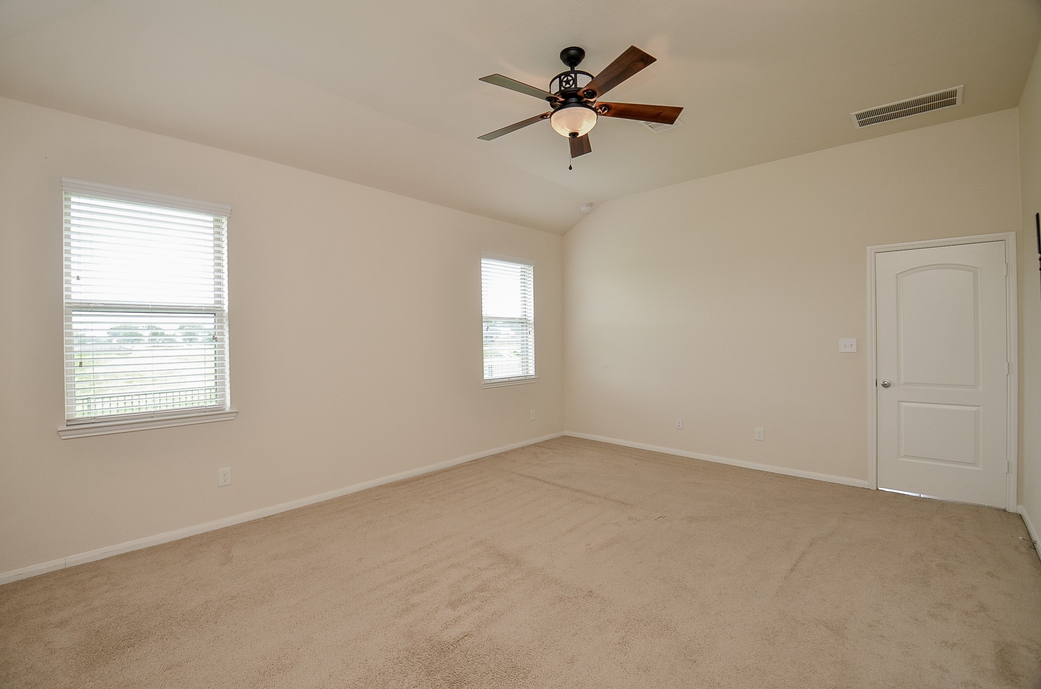 2227 Leonetti Lane Rosenberg, TX 77471 - Photo 33 of 47 Primary bedroom
