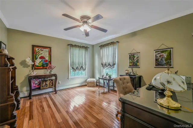 $1,475,000 | 16 Abbey Lane, East Setauket, NY 11733